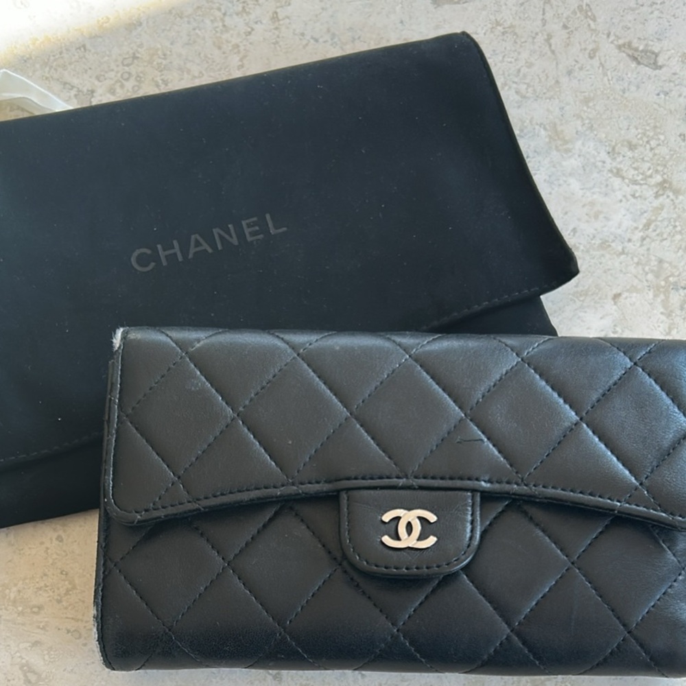 CHANEL Black Quilted Wallet